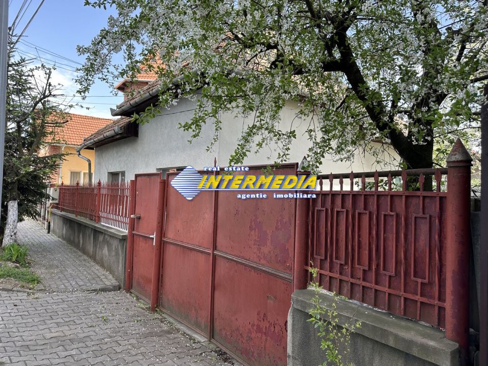 Proprietate 2 case curte pavata Teren 700 mp Hotel CETATE gard utilitati – fotografia 26 din 28