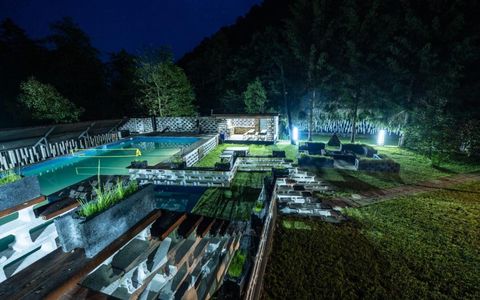 Refugiu de Lux în Inima Naturii Cabană Premium cu Piscină, Jacuzzi și 2000 mp