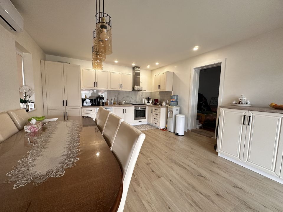 Casa Finisata 6 camere 681 mp.Teren Micesti Renovata Modern Curte Gard Utiliati – fotografia 61 din 68