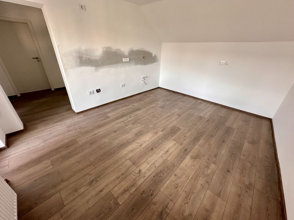 CASA DE VANZARE I 246 MP UTILI I TEREN 446 MP I COMPARTIMENTATA IN 5 APARTAMENTE – fotografia 25 din 28