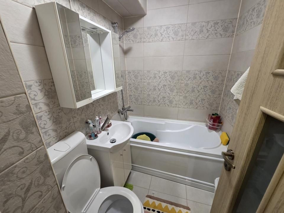 Apartament de 3 camere, decomandat, zona Alexandru cel Bun-Statia Familial – fotografia 8 din 8