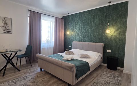 STUDIO | PENINSULA | AFACERE LA CHEIE