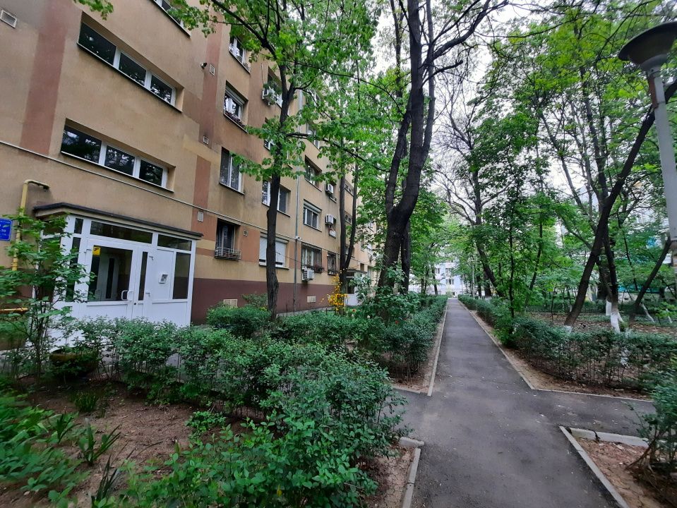 Drumul Taberei, Valea Oltului Brancusi, garsoniera parter, bloc 4 etaje, boxa – fotografia 18 din 28