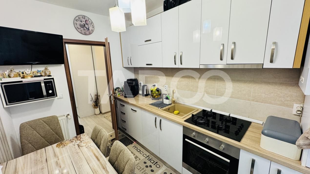 Apartament 3 camere de vanzare MOBILAT UTILAT 2 bai 1 parcare Selimbar – fotografia 3 din 12