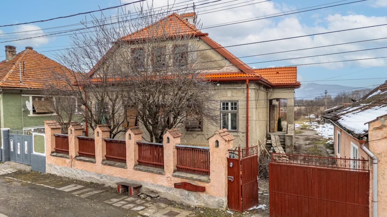 Proiect de restaurare lângă Cetatea Prejmer,  casă și teren de 5.458 mp – fotografia 7 din 35