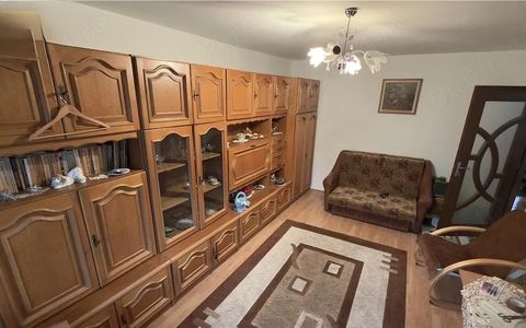 Apartament 3 camere, 74 mp,  str. Sesului, parter
