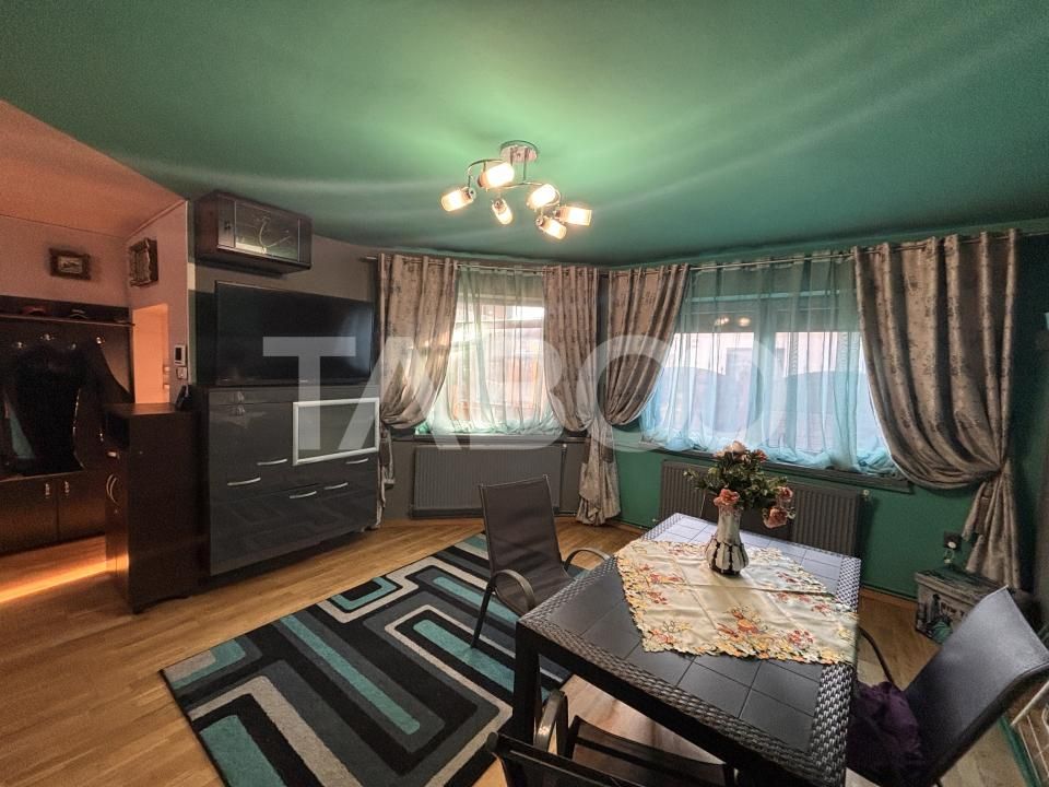 Casa individuala de vanzare cu 5 camere spatiu comercial 3 bai Sibiu – fotografia 3 din 23