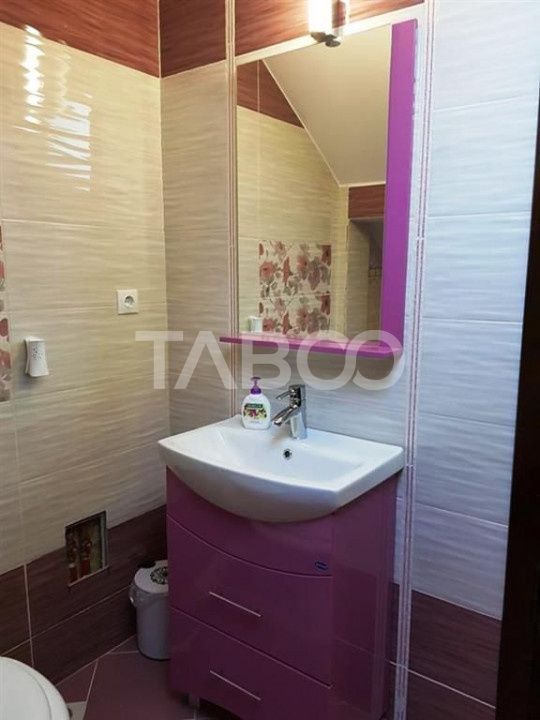 Apartament de inchiriat  56 mpu 2 camere mansarda in vila Selimbar – fotografia 8 din 11