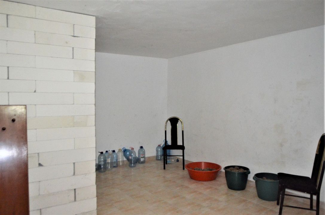 Vila spatioasa de vanzare in zona Kamsas – fotografia 28 din 34