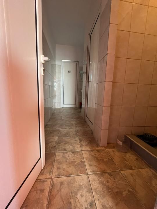 De inchiriat spatiu comercial openspace 300 mp in Gaesti – fotografia 10 din 13