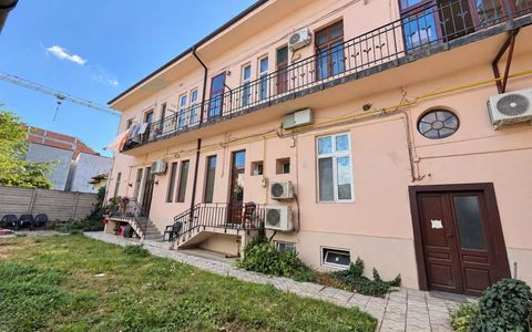 2 apartamente de vanzare in Oradea,cladire istorica,zona centrala