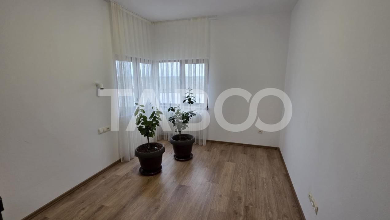 Apartament spatios 3 camere si balcon bloc nou zona rezidentiala Sebes – fotografia 3 din 7
