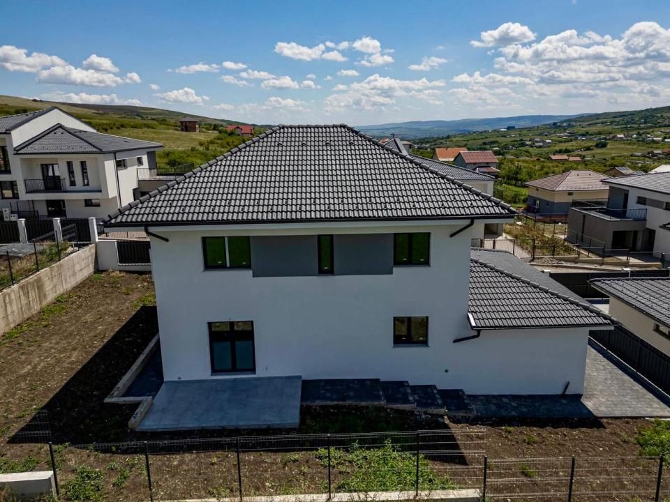 Casa unifamiliala 140mpu cu garaj la intrare in Chinteni – fotografia 6 din 22