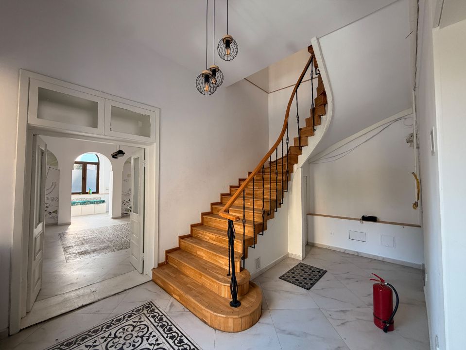 Vilă P+2+M | Pretabil Firma/Studio Foto/Video/Pilates/ Ultracentral | 3 intrări – fotografia 6 din 30