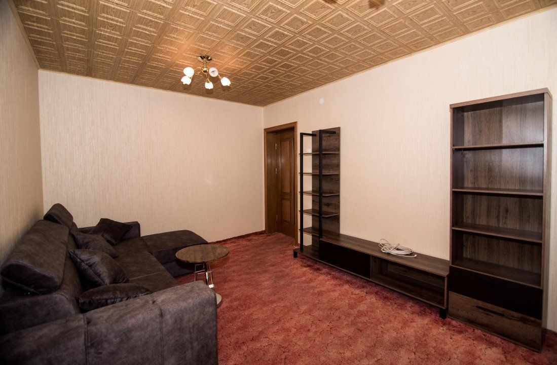 Inchiriere - Apartament 3 camere - Zona Centrala – fotografia 3 din 8