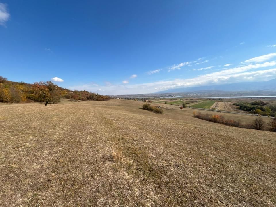 Teren 8300 mp în Bradu, Sibiu –  Priveliște spe Olt şi Munţii Făgăraş – fotografia 8 din 8