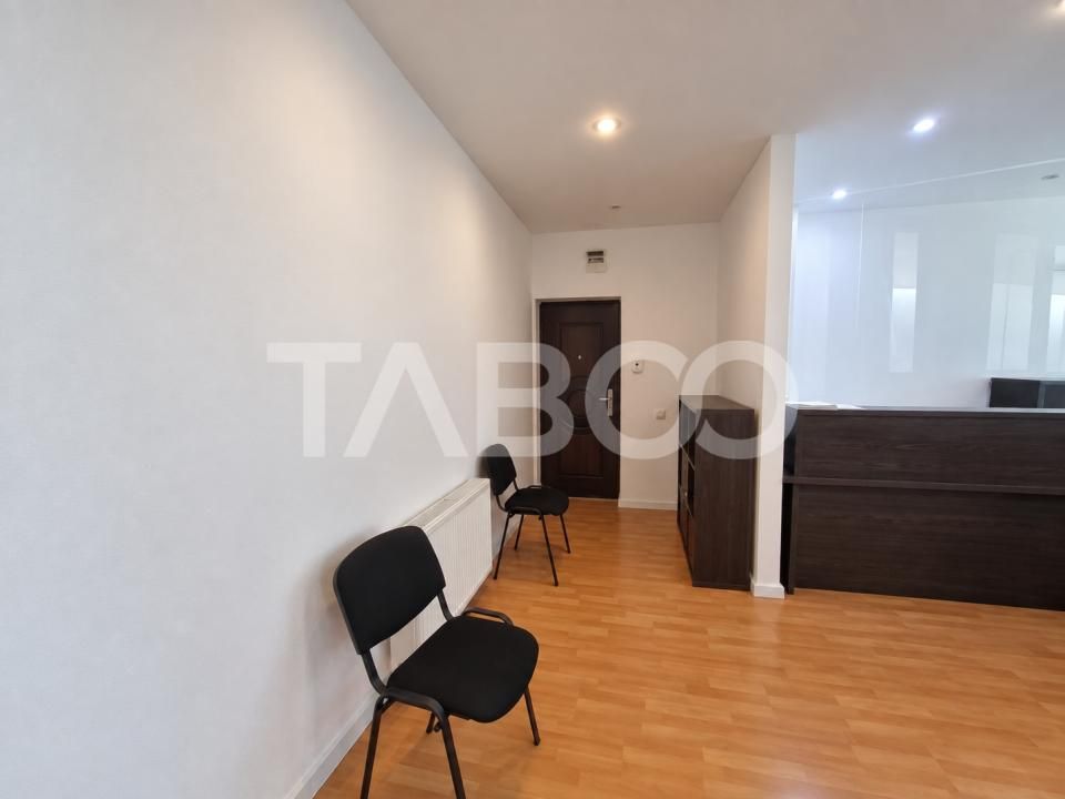 Spatiu birouri de inchiriat renovat modern 50 mp in Sibiu zona Strand – fotografia 8 din 11
