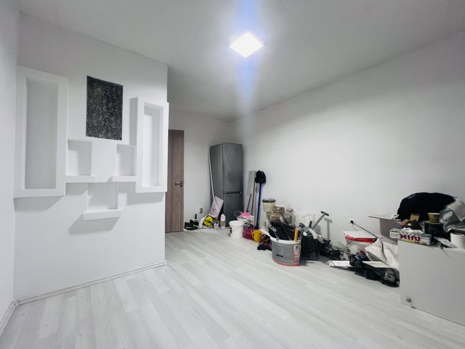 Garsoniera, 21 mp utili, renovata, etaj 4, zona Sagului - Shopping City – fotografia 1 din 5