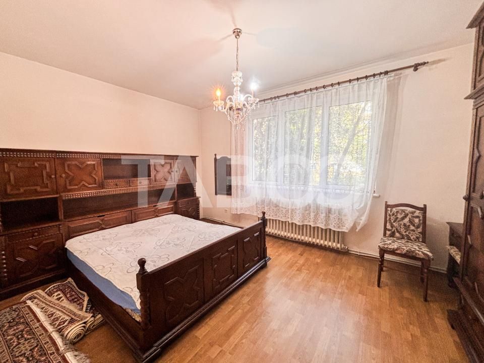 Apartament cu 3 camere decomandate cu balcon in Grigorescu – fotografia 2 din 6