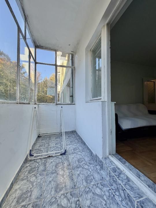 Apartament 4 camere, decomandat, etaj 1, zona Dambovita – fotografia 12 din 15