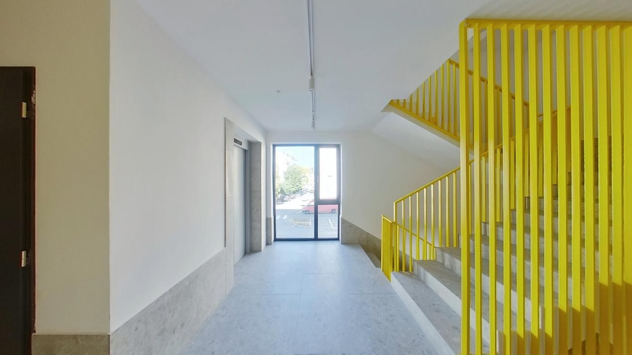 Studio modern, la et 1, la Via Universitate in Confectii – fotografia 12 din 13
