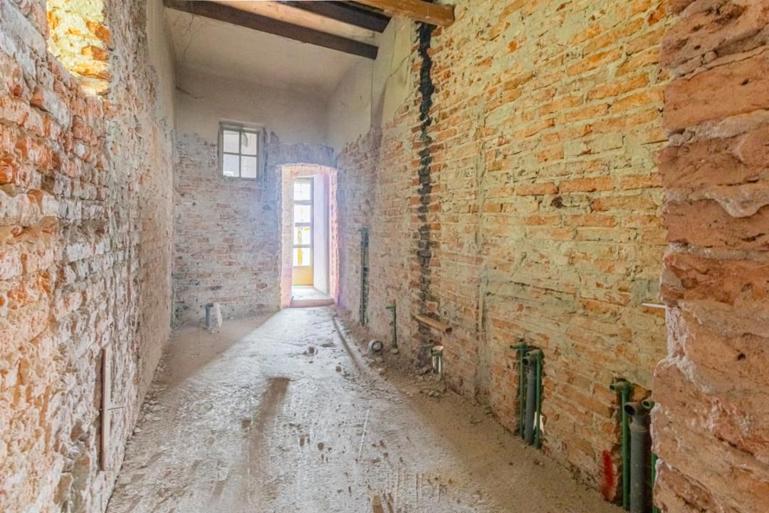 Proiect de restaurare lângă Cetatea Prejmer,  casă și teren de 5.458 mp – fotografia 23 din 35