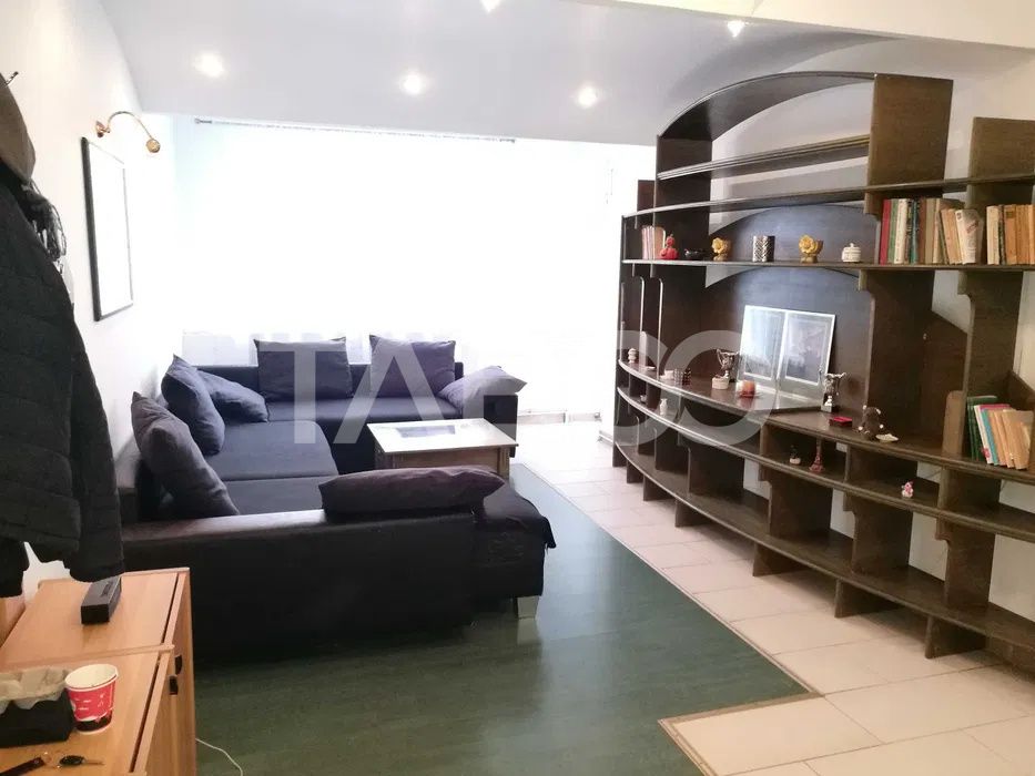 Apartament 2 camere cu balcon decomandat de inchiriat zona Strand – fotografia 3 din 4