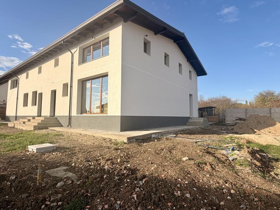 Proiect spatios, atipic, 5 camere - duplex in vatra veche - Giarmata Mare – fotografia 2 din 12