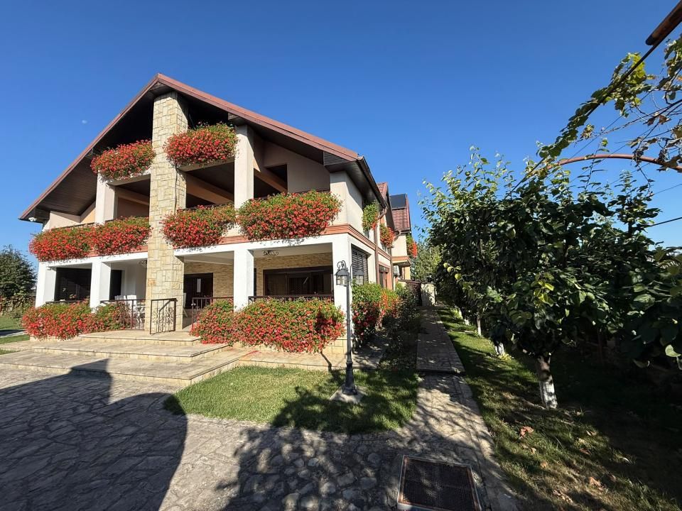 Casa de vânzare cu 10 camere | Teren 5.300 mp | Roman, Neamț – fotografia 5 din 9