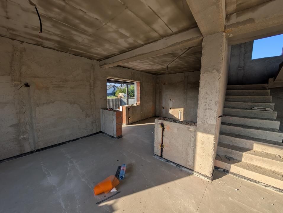 Casa noua Lilieci P+1, încălzire pardoseală , finisaje premium – fotografia 3 din 7