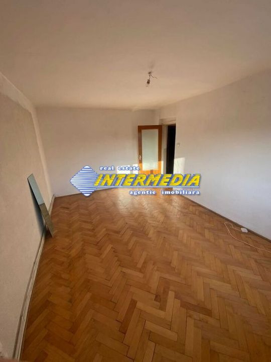 APARTAMENT 3 CAMERE I DECOMANDAT I CETATE I 75 MP I ZONA MERCUR I – fotografia 1 din 8