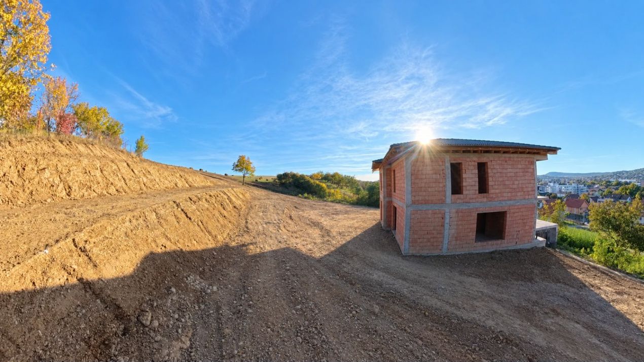 🏡 Casă la roșu, D+P+E, 223 mpu, teren 10 ari – fotografia 6 din 19