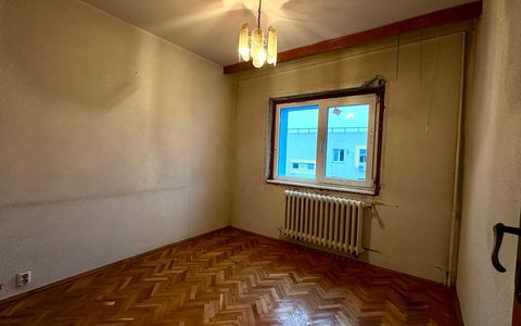 Apartament cu 4 camere | 81,5 mp | 2 bai | 2 Balcoane | Dunavat 14 | De Renovat