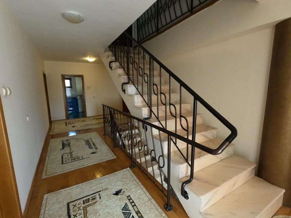 Vilă Exclusivistă cu Terasă și Curte Generoasă în Găvana, Pitești – fotografia 17 din 30