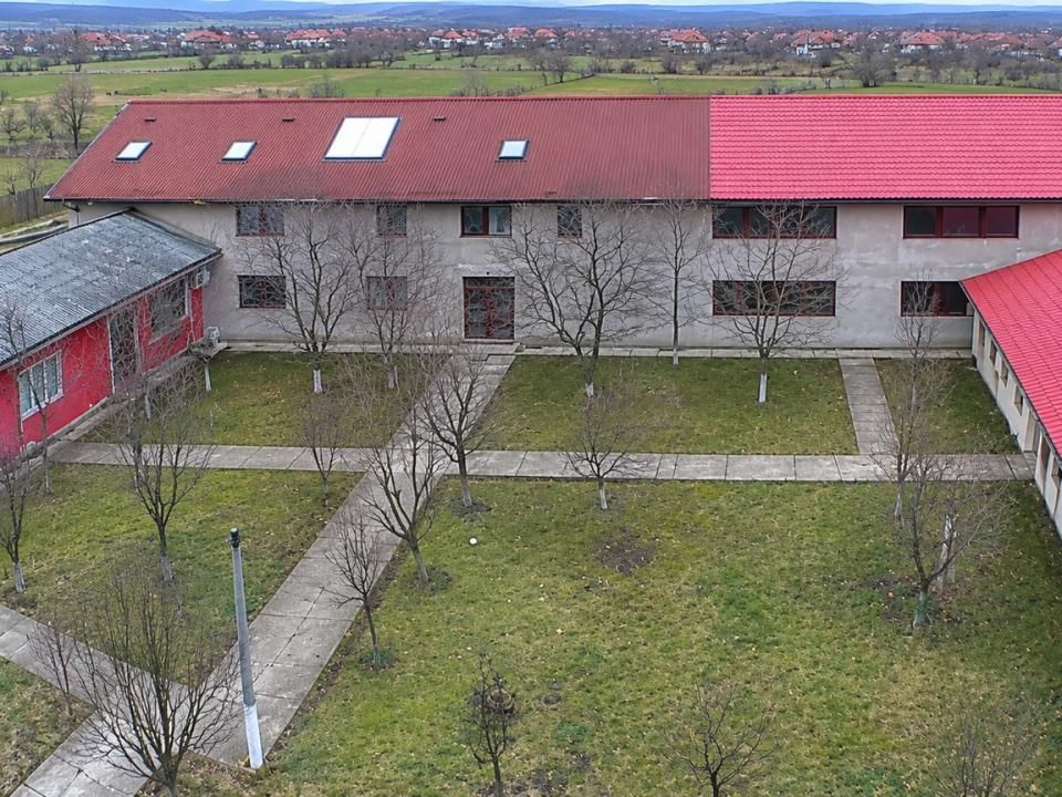 Spațiu industrial de vânzare 3 clădiri și teren de 2975 mp –Comănești, Bacău – fotografia 4 din 10