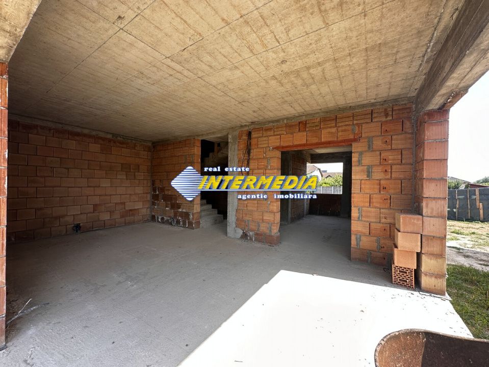 Vanzare Casa Individuala P+M la Rosu cu 345 mp teren si utilitati in Alba Iulia – fotografia 2 din 17
