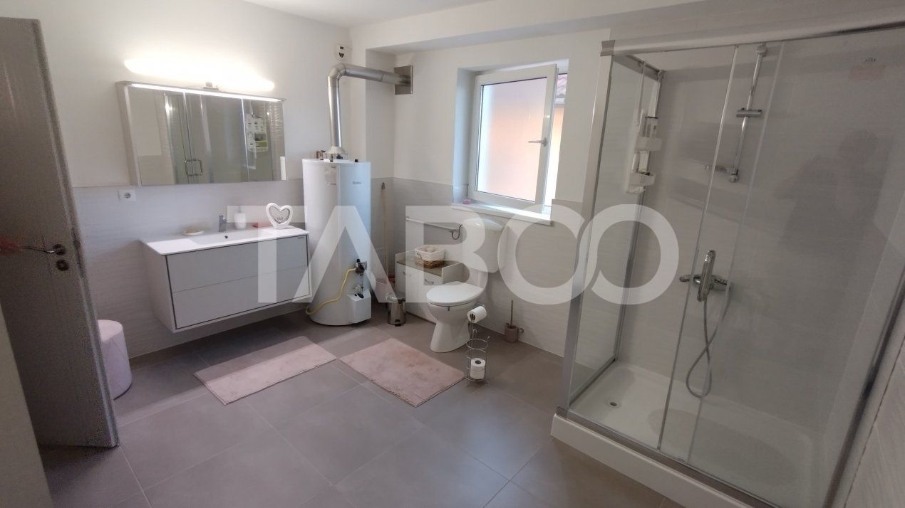 Casa de inchiriat cu 4 nivele pentru regim hotelier Strand Sibiu – fotografia 18 din 46