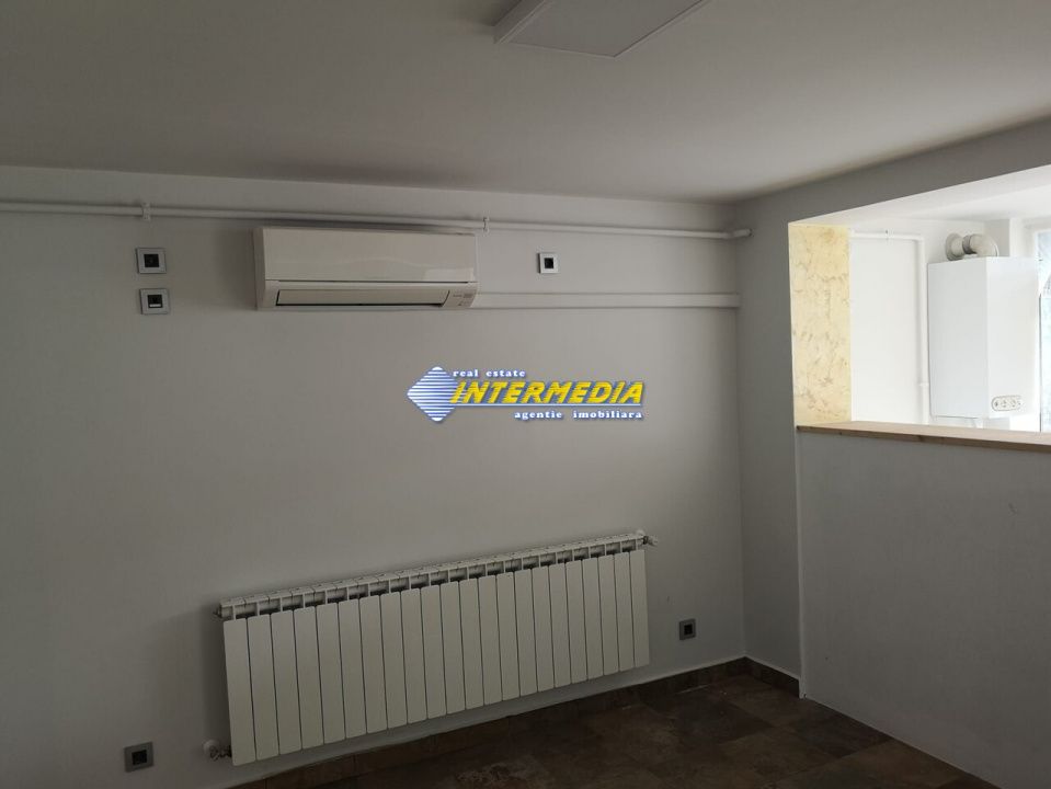 Spatiu comercial 40 mp finisat de inchiriat in Cetate – fotografia 9 din 19