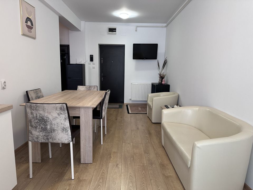 Apartament 2 Camere CENTRU Bloc Nou de Inchiriat Balcon MOBILAT Parcare – fotografia 3 din 14