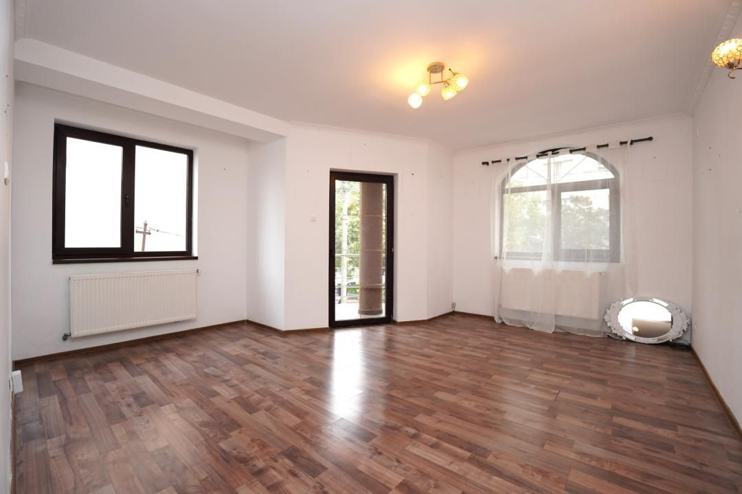 Inchiriere Vila |  Vitan Mall - Dristor | 7 Camere P+2+Curte+Parcare – fotografia 11 din 18