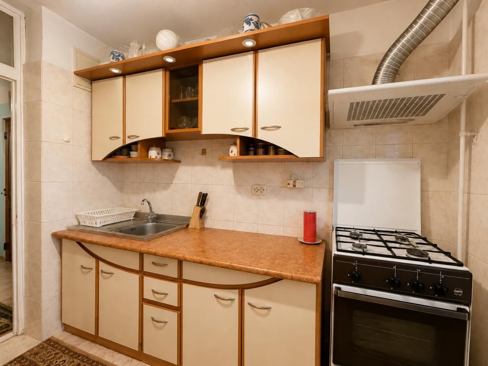 Un apartament care asteapta sa fie redesenat, C-tin Titel Petrescu, 7 – fotografia 16 din 22