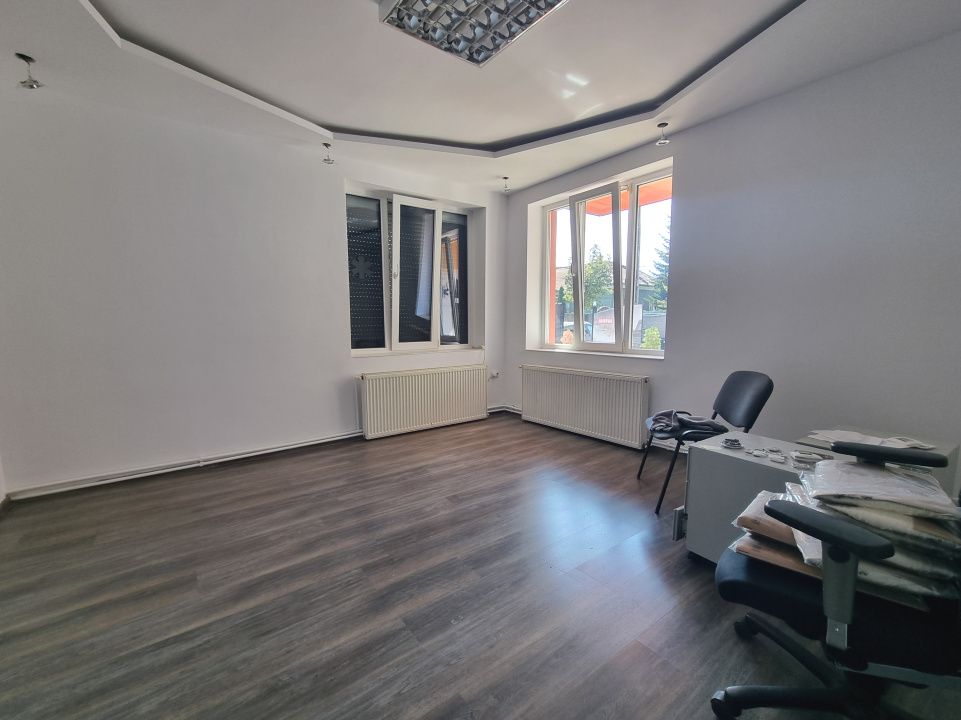 Spatiu de birouri cu 3 locuri de parcare, cartier Intre Lacuri – fotografia 8 din 11