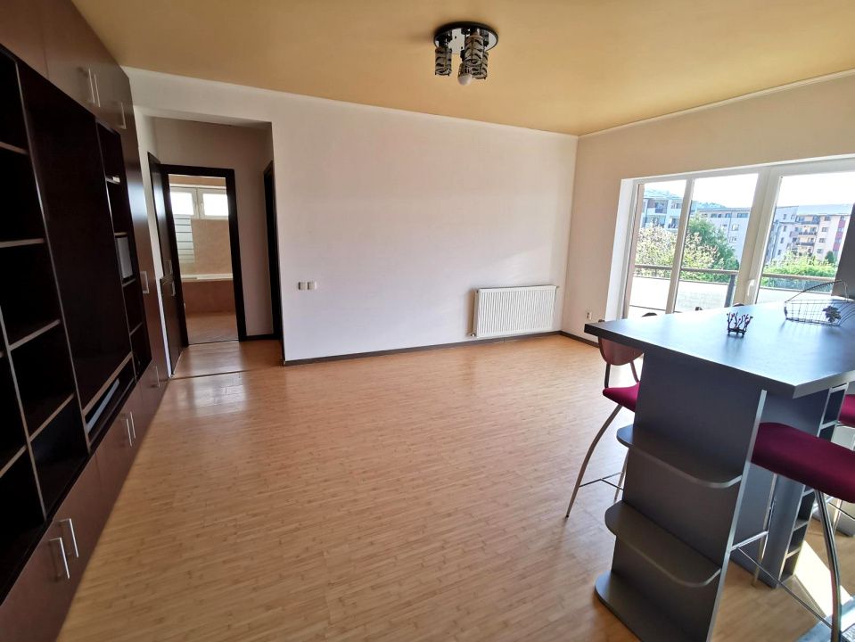 Apartament cu 2 camere + garaj si boxa, Florești, strada Stejarului – fotografia 1 din 8