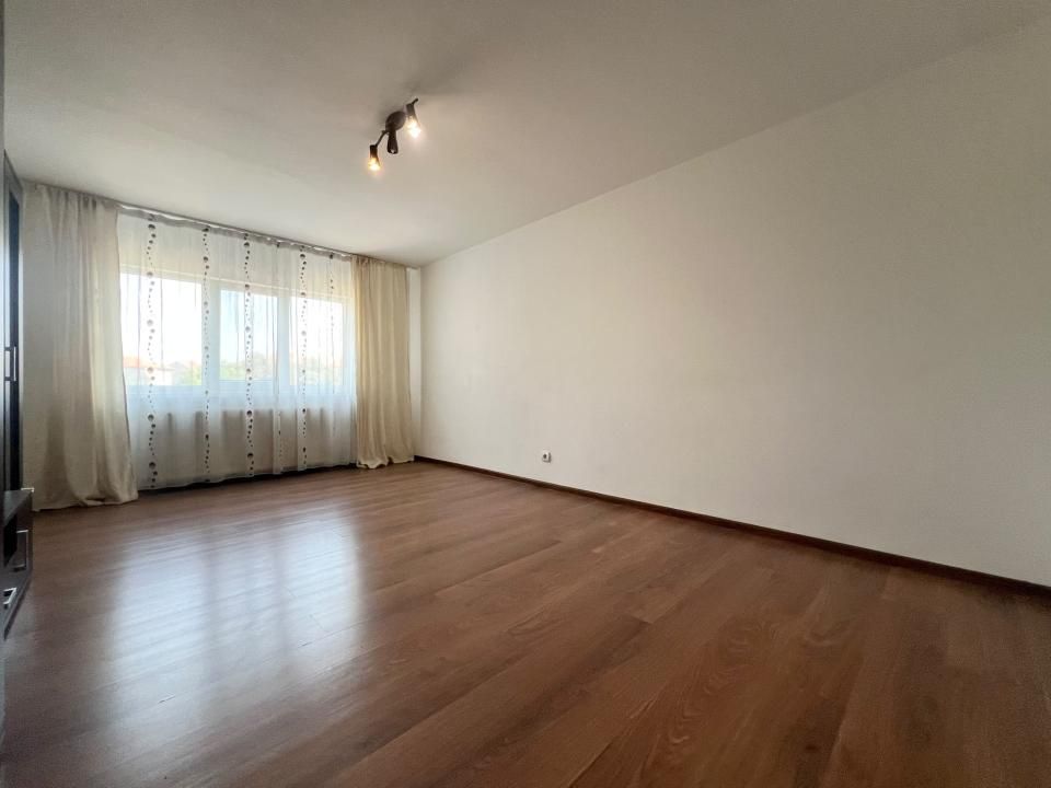Apartament, 3 camere, 63 mp utili, etaj 2 - Zona Lunei – fotografia 2 din 12