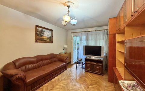Apartament 4 camere, decomandat, etaj 1, zona Dambovita