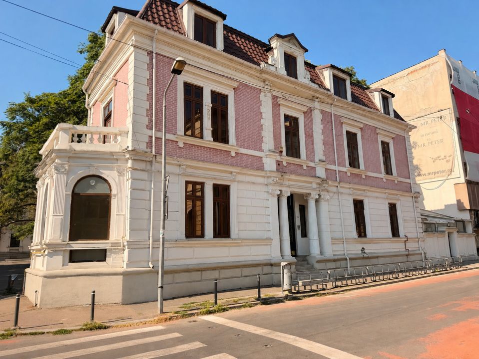 Vilă P+2+M | Pretabil Firma/Studio Foto/Video/Pilates/ Ultracentral | 3 intrări – fotografia 1 din 30