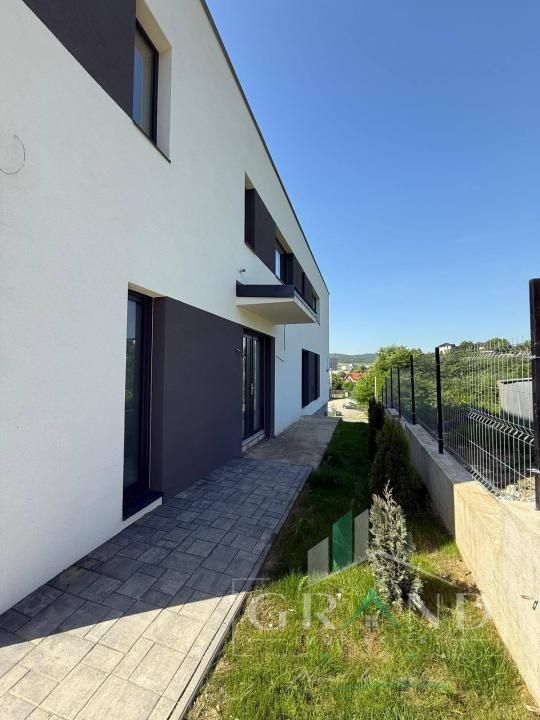 Casă NOUĂ tip duplex, în Dâmbul Rotund-Calea Baciului – fotografia 1 din 6