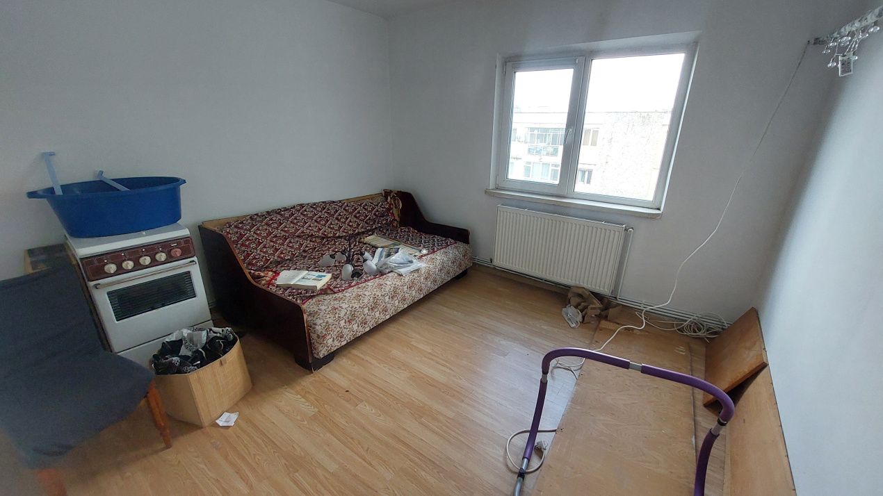 Apartament doua camere decomandat, Cartier Garii, zona Posta – fotografia 2 din 5