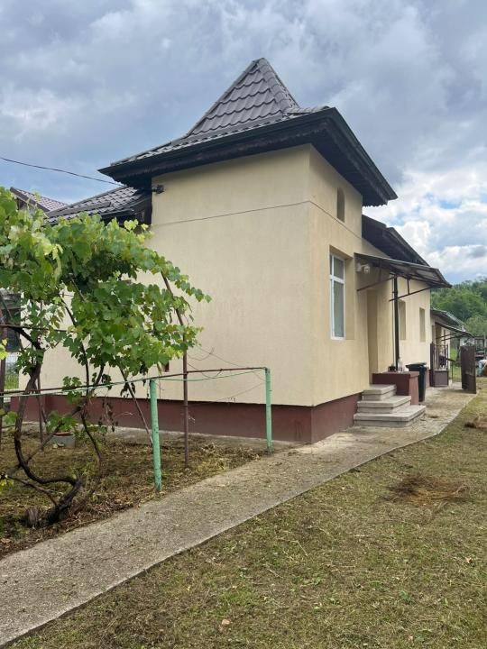 Casă cu 3 camere și teren 1.140 mp toate utilitățile, anexe și acces stradal – fotografia 2 din 20
