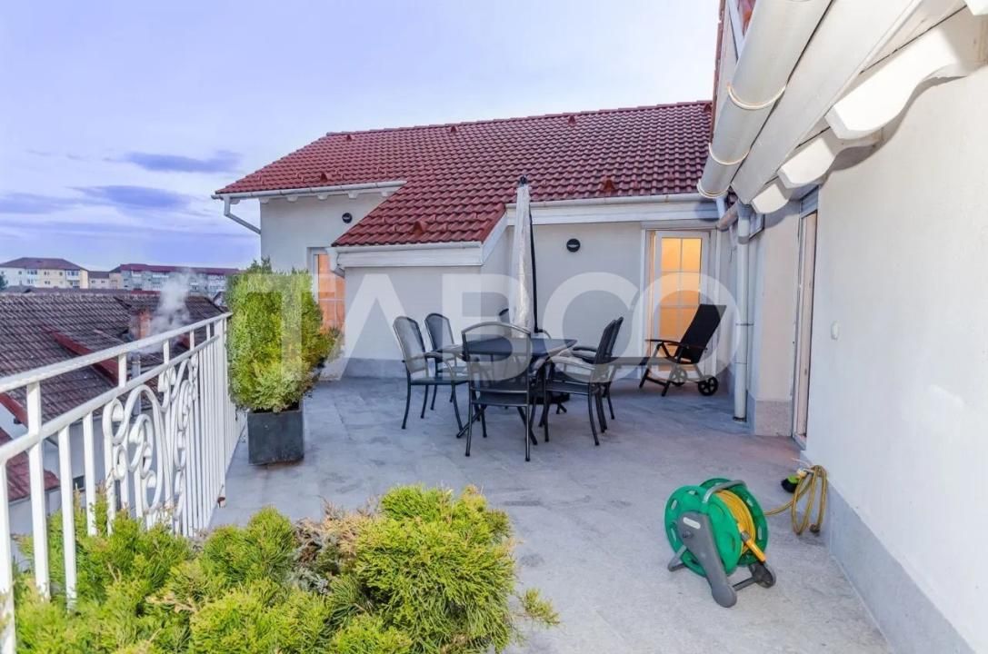 Penthouse 4 camere de inchiriat in Sibiu zona Calea Dumbravii – fotografia 3 din 14